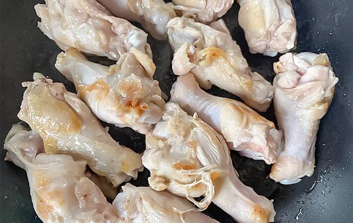 鶏手羽と一緒に煮込んだのは…？　子供が大喜びした『秋の味覚』堪能レシピ