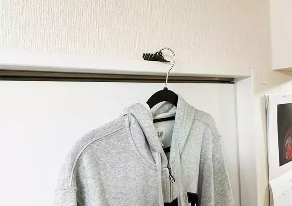 「すべり止めシートってこんな使い方もできるんだ！　切って使うと家中の『不便』が解消【ダイソー】」の画像