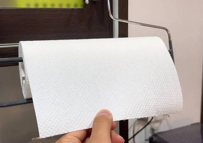 キッチン収納に『ズボン用ハンガー』を活用！　今すぐ真似できる「じゃない使い方」３選
