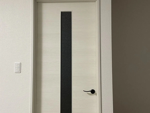 突っ張り棒と『110円グッズ』を組み合わせると？　もったいない空間が激変するワザ【活用テク4選】