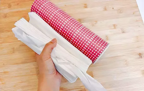 「食べ終わった『チップスター』の箱　穴を開けると「天才！」な使い方ができた」の画像