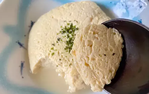 「卵と豆腐でOK！　レンチンで作る簡単おかずに「ふんわりやわらか」「茶碗蒸しみたい」」の画像