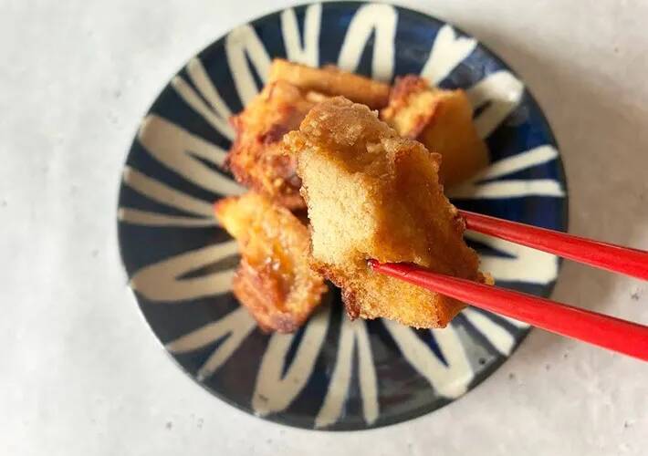 水でもどした高野豆腐に『大さじ1杯』いれて！　カリッと揚げれば「鶏肉みたい」