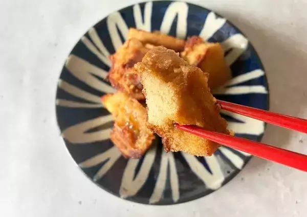 「水でもどした高野豆腐に『大さじ1杯』いれて！　カリッと揚げれば「鶏肉みたい」」の画像