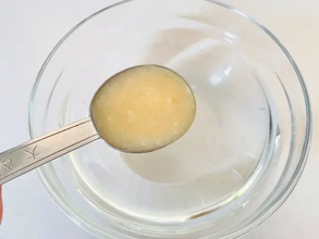めんつゆの代わりに『大さじ2杯』と水を混ぜるだけ 「そうめんがすすむ」「ほんのり甘い」