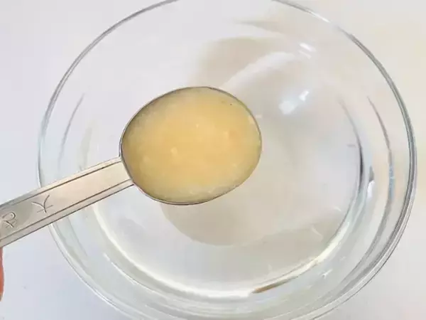 めんつゆの代わりに『大さじ2杯』と水を混ぜるだけ 「そうめんがすすむ」「ほんのり甘い」