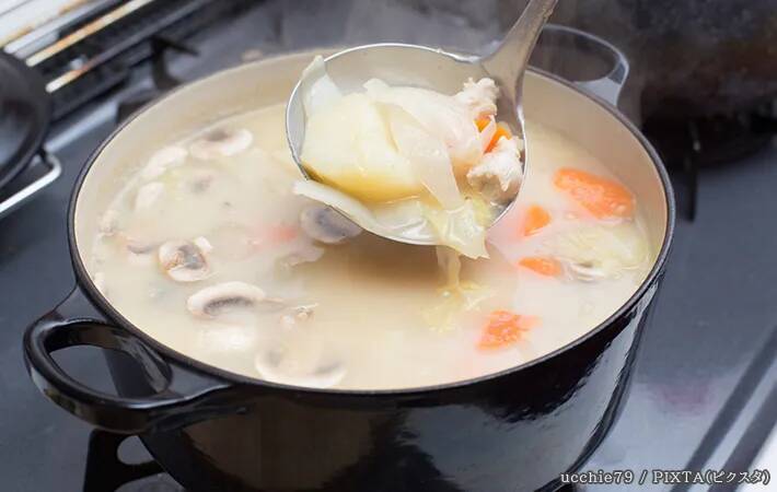 家で作ったシチューが水っぽい…　ハウス食品が教える『対処法』が意外と簡単そう！【料理の小ワザ】