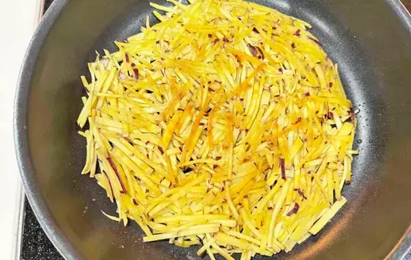 「食べた家族が「また作ってね！」　サツマイモを千切りにして…？【旬レシピ】」の画像