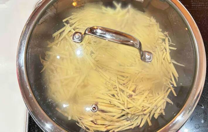 食べた家族が「また作ってね！」　サツマイモを千切りにして…？【旬レシピ】