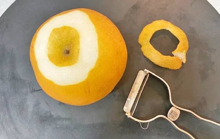 梨の皮むき、まだ包丁でやってる？　簡単でよりおいしく食べられる方法に「目からウロコ」