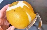 「梨の皮むき、まだ包丁でやってる？　簡単でよりおいしく食べられる方法に「目からウロコ」」の画像4