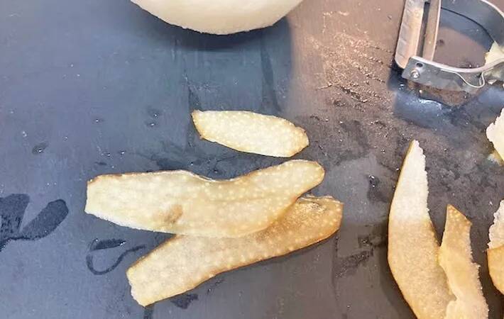 梨の皮むき、まだ包丁でやってる？　簡単でよりおいしく食べられる方法に「目からウロコ」