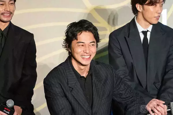 「【全文レポート】岡田准一、まぶた切れても撮影続行！　『イクサガミ』の舞台裏がすごすぎた…！」の画像