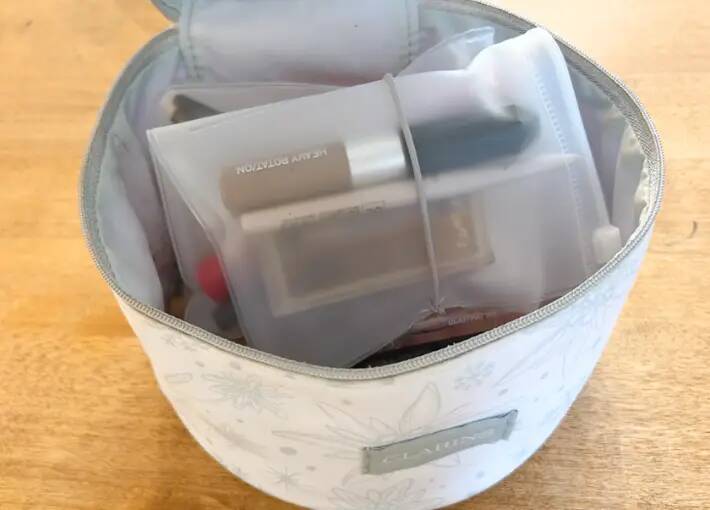 ダイソーで買った『仕分けポーチ』の活用法5選　「バッグの中で散らばらない」