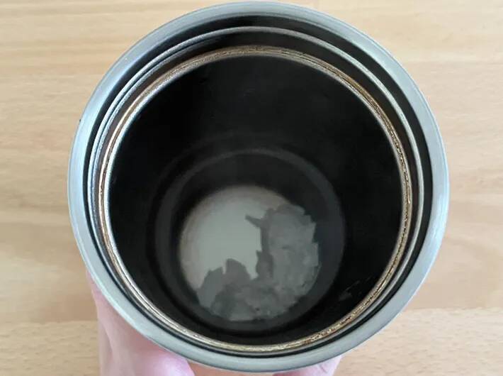 水筒の茶渋、卵の殻で落ちる？　実際に試した結果がこちら