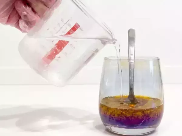 インスタントコーヒー『1g』を水に溶かして…　完成したものに「麦茶にそっくり」