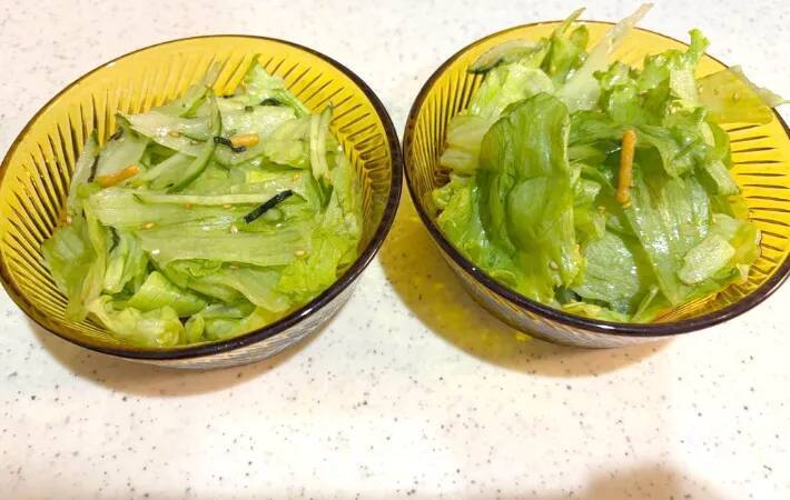 レタスとキュウリのサラダ　ドレッシング代わりに『1袋』かけると？「いつものよりおいしい」