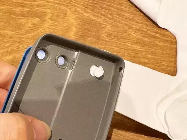 「手提げポリ袋に穴を開けると…　取り出しやすさが格段にラクになる裏ワザ」の画像