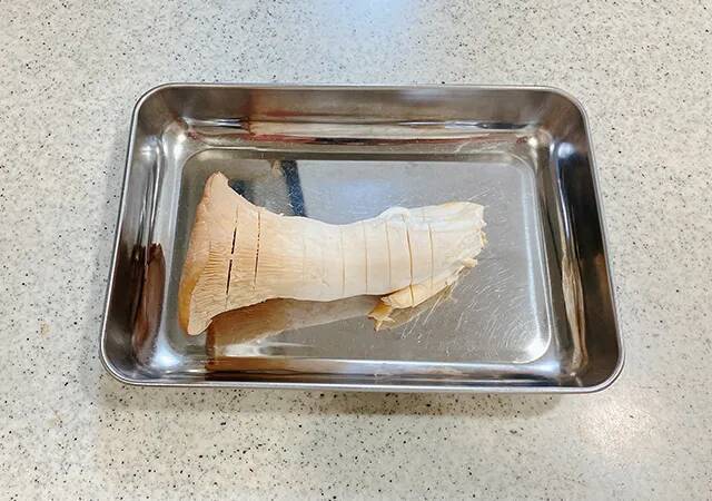 【簡単レシピ】エリンギに10箇所の切り込みを入れて？　できた一品がたまらん…！