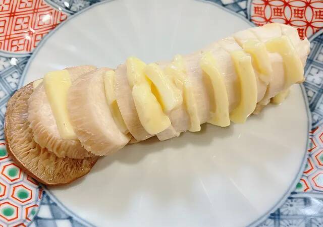 【簡単レシピ】エリンギに10箇所の切り込みを入れて？　できた一品がたまらん…！