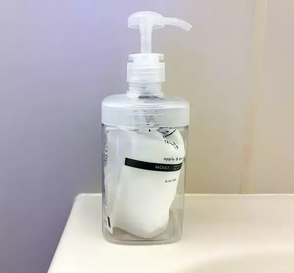 「100均で買った『広口ポンプボトル』　中に入れたものとは…？「意外と思いつかなかった」」の画像