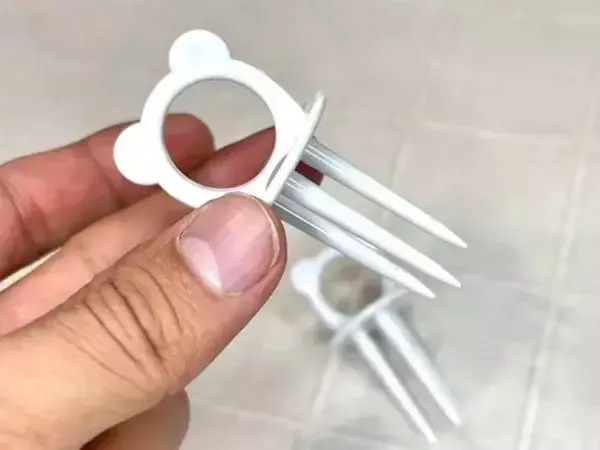 ダイソーのアイテムを刺して…？　キャベツを7日間、観察した結果が…