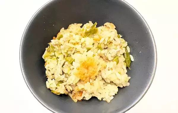 「「丸ごと！？」と夫がビックリ　炊飯器にドーンと入れた「まさかの食材」は？【炊飯器レシピ】」の画像
