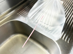 ビニール袋とストローでできる『節水対策』　災害時に助かる自衛隊の裏ワザが、こちら
