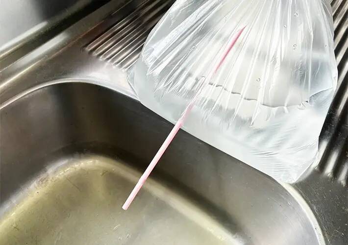 ビニール袋とストローでできる『節水対策』　災害時に助かる自衛隊の裏ワザが、こちら