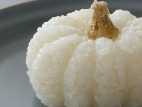 「どうやって作ったの？」「目からウロコ」　カボチャの形をした“料理”の正体が？