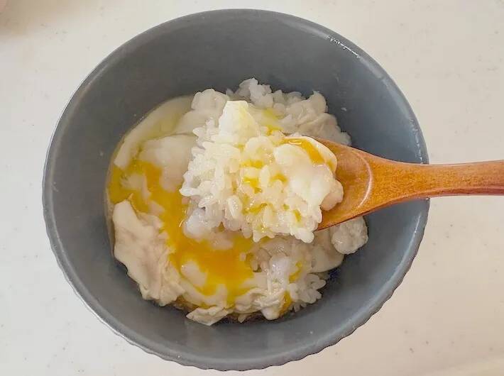 卵1個で大満足！　レンチン煮卵風に「毎朝これでもいい」「最高だわ」