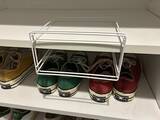 「ふきんかけを下駄箱で引っかけるだけ！　玄関まわりがスッキリする活用法【2選】」の画像3