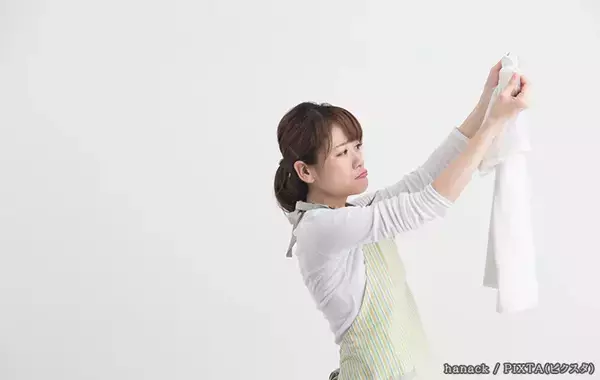 「「お気に入りのTシャツが黄ばんだ…」と絶望した人に教えたい！　汗ジミ落とし術」の画像