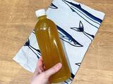 「「ねじる、結ぶ」だけですぐ完成！　結露も解決する『取っ手つきペットボトルカバー』」の画像1