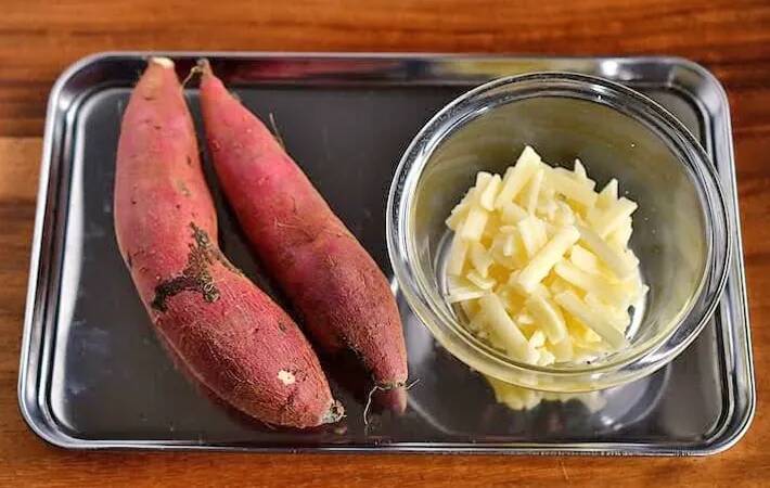 輪切りのサツマイモにのせたのは…　材料3つの簡単おかずが「おやつにもピッタリ」【管理栄養士のレシピ】