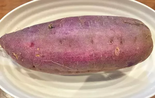 「砂糖と牛乳を…？　娘の心をつかんだ『サツマイモおやつ』の作り方」の画像