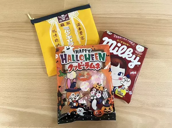 「ハロウィンデザインのお菓子袋、捨てる前に！　ダイソー商品でポーチにリメイク」の画像
