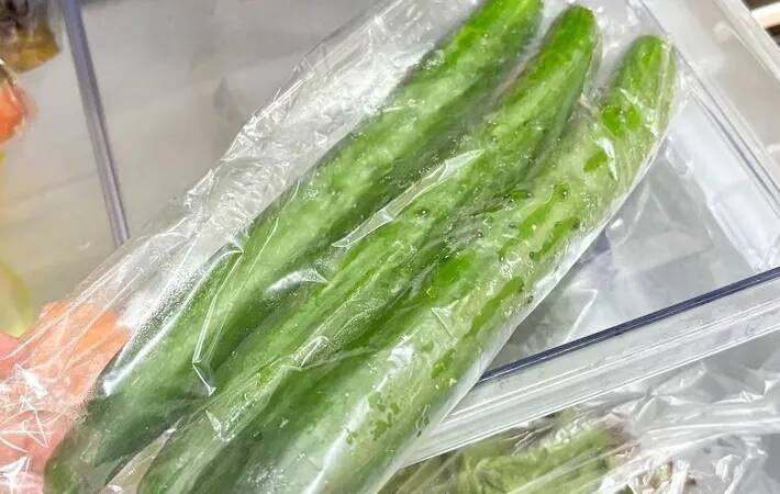 キュウリの浅漬け、漬ける前の『30秒』で激変！　味染みの違いに驚いた