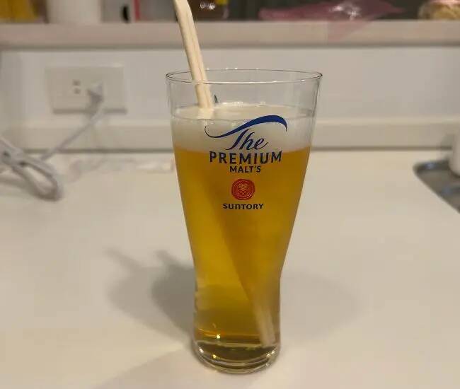 ビールに割り箸を入れると…？　驚きの光景に「マジか」「知らなかった」
