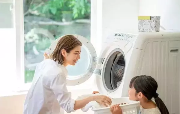 「食器を拭くふきんと靴下、一緒に洗う？分ける？　洗濯のプロが教える「正解」は…」の画像