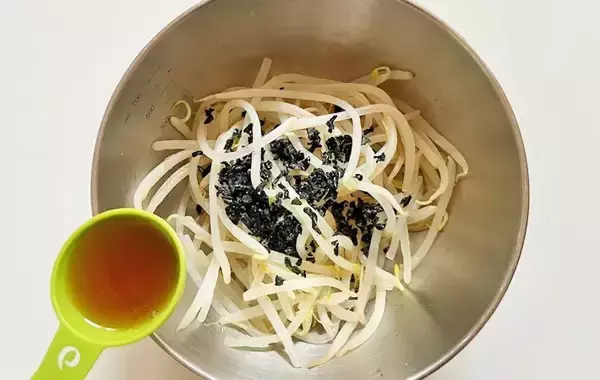 「これ作るためにモヤシ買う！　『混ぜ込みもやしナムル』の作り方」の画像