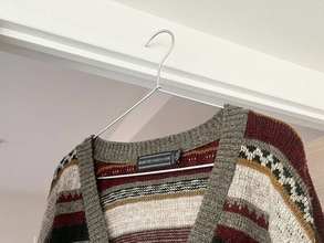 ハンガーの『3か所』に輪ゴムを巻いてみて！　裏ワザに「これは意外と思いつかなかった…」