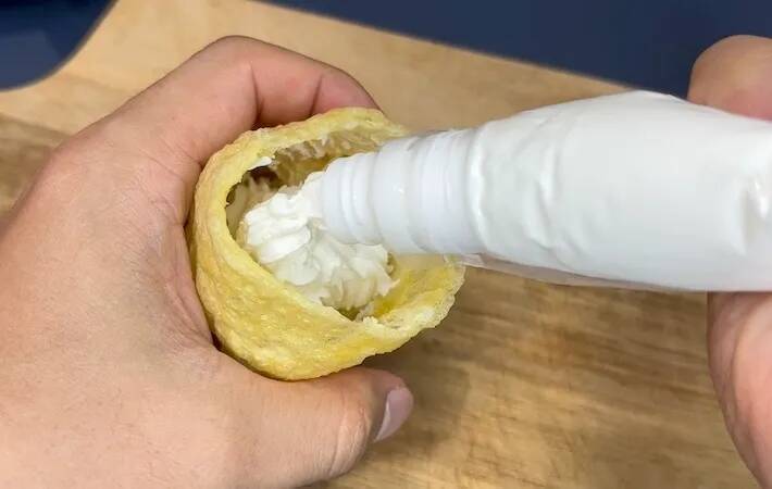 フライパンは使いません！　2つに切った油揚げを焼いて仕上げた一品は【レシピ】