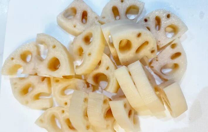 食べた夫が「箸が止まらない！」　レンコンと鶏肉炒めに使った『味つけ』は…？