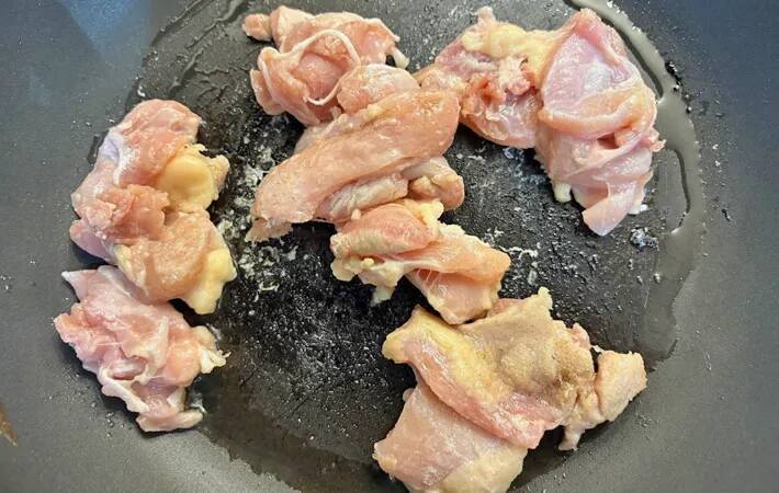 食べた夫が「箸が止まらない！」　レンコンと鶏肉炒めに使った『味つけ』は…？