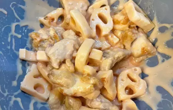 「食べた夫が「箸が止まらない！」　レンコンと鶏肉炒めに使った『味つけ』は…？」の画像