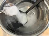 「酢と重曹を『大さじ1杯』入れて1時間　シリコンの汚れが簡単に落ちる方法」の画像4
