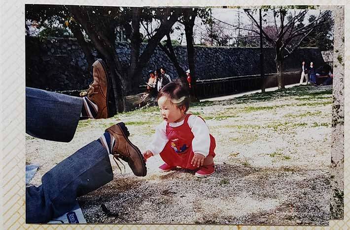 ３０年前の親子写真に『１６万いいね』　「何があった」「ギャグ漫画みたい」