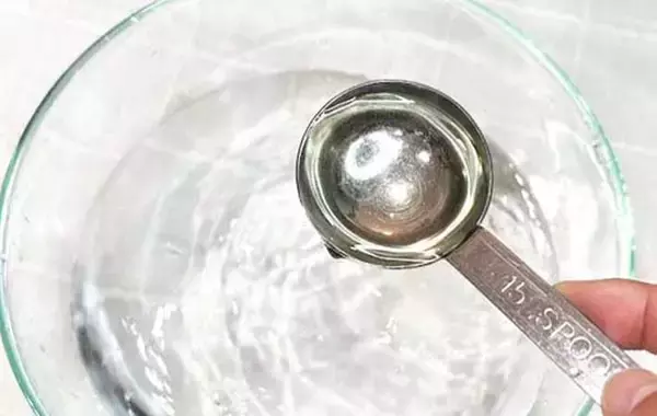 「まだ汚れが残ってるかも？　ブロッコリーの洗い方に「水よりいい！」」の画像