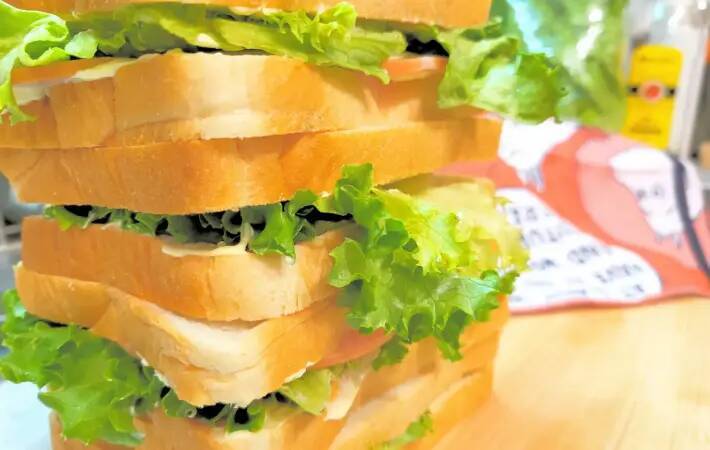 時間が経ってもサクふわ？　サンドイッチのひと工夫に「これが正解」「真似するしかない」【弁当作りのコツ4選】